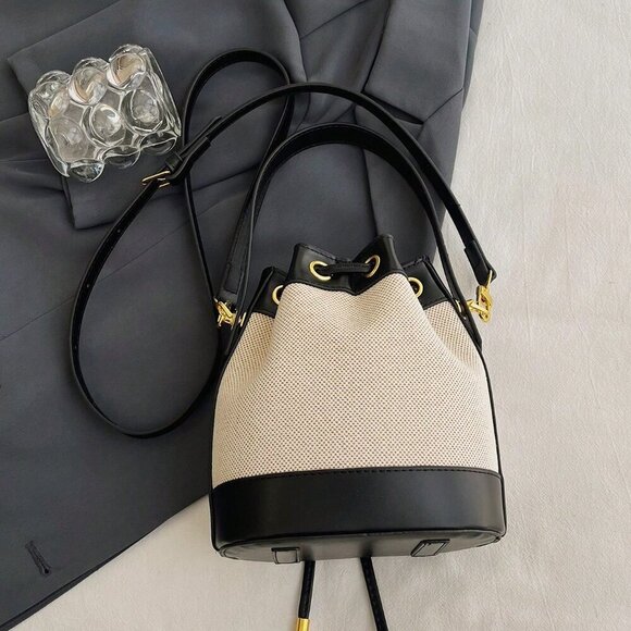 Black Elegant Women's Mini Handbag With Adjustable Strap - Picture 5 of 6